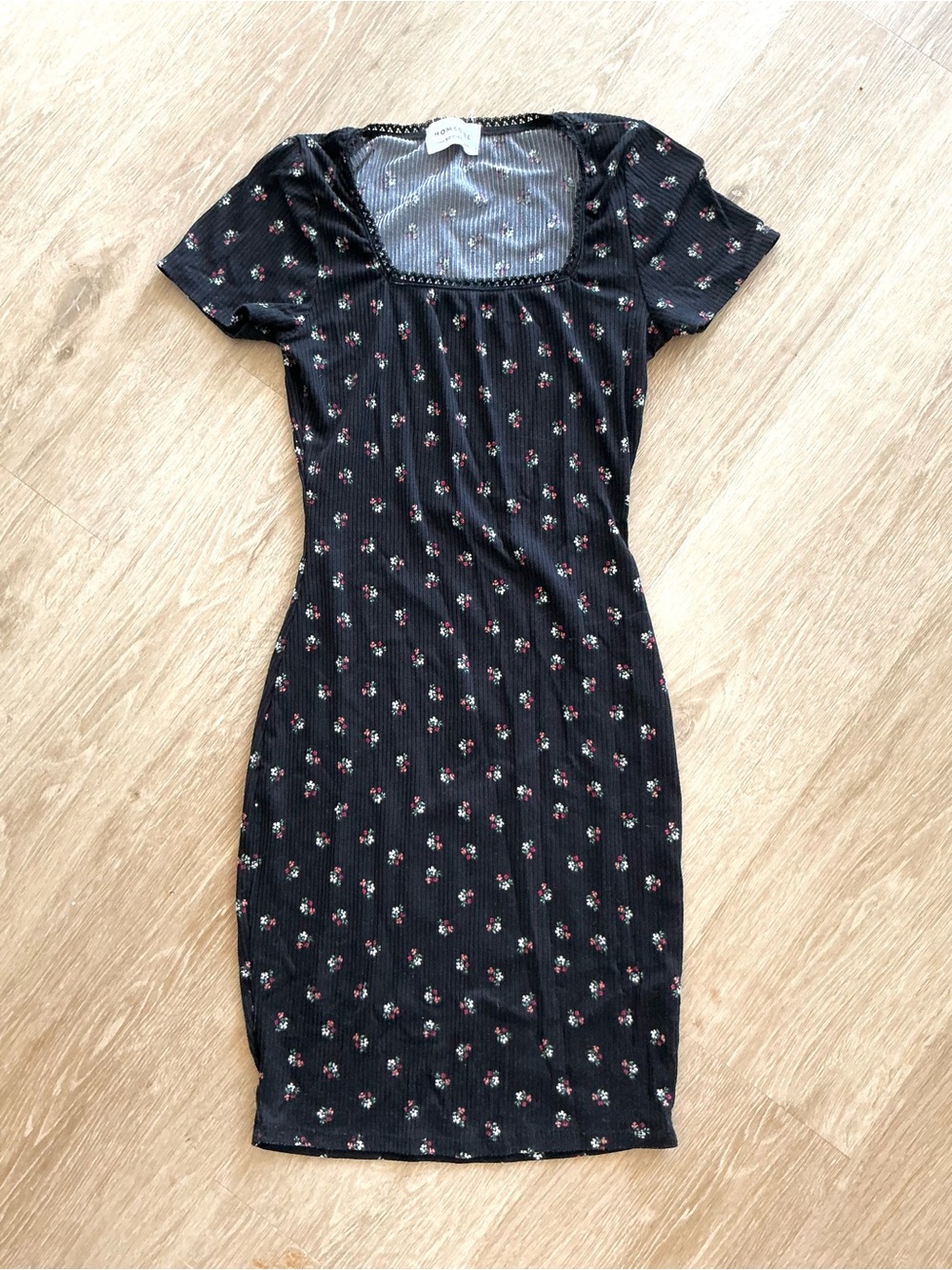 🌹🖤 Black Floral Square Neck Bodycon short sleeve fitted dress